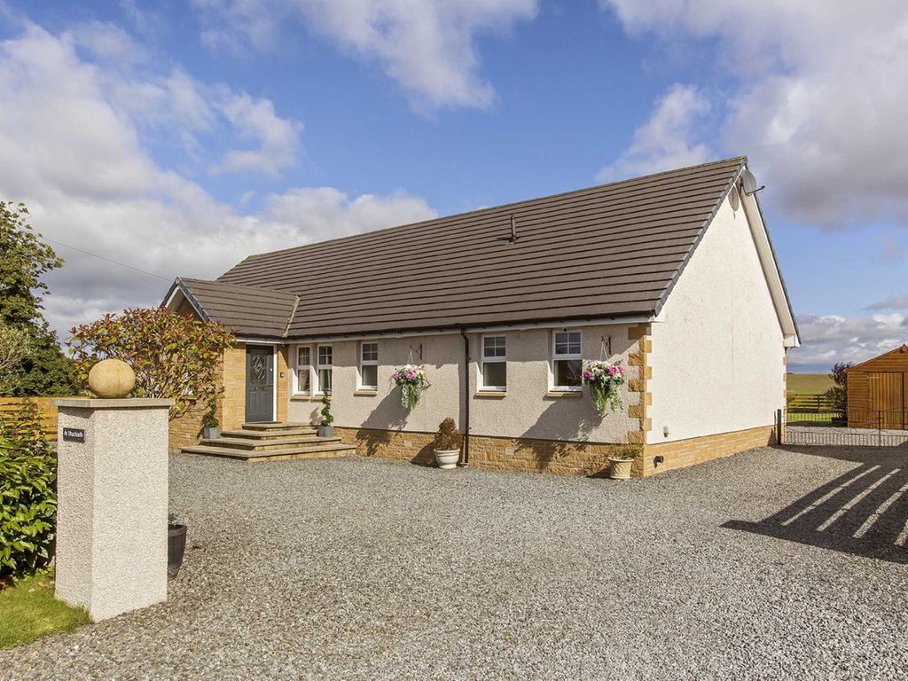 4 bed detached bungalow for sale in 21 The Holdings, Coupar Angus PH13