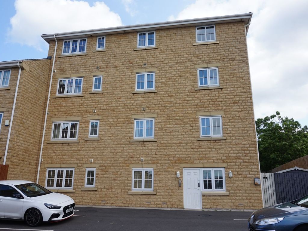 2 bed flat to rent in Brunswick Place, Heckmondwike WF16, £580 pcm Zoopla