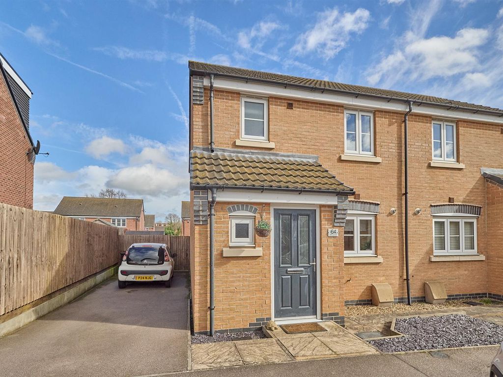 3 bed semidetached house for sale in Kinross Way, Hinckley LE10, £