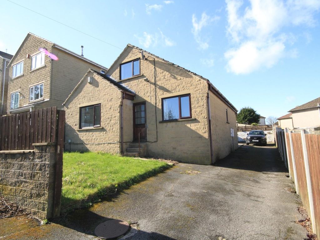 4 bed detached house for sale in Prospect Street, Eccleshill, Bradford