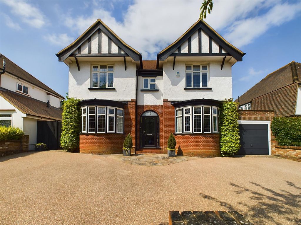 4 bed detached house for sale in Howard Road, Coulsdon CR5 Zoopla