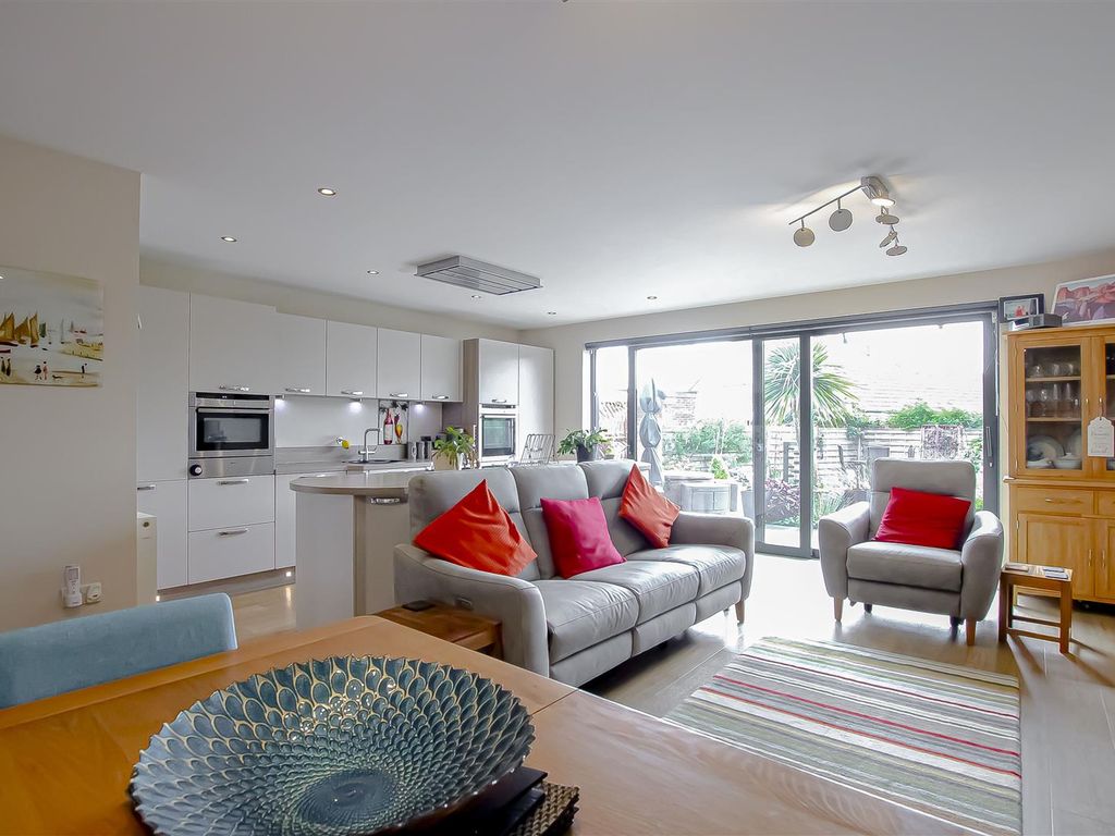 5 bed detached house for sale in Moss Bank Grove, Wardley, Swinton