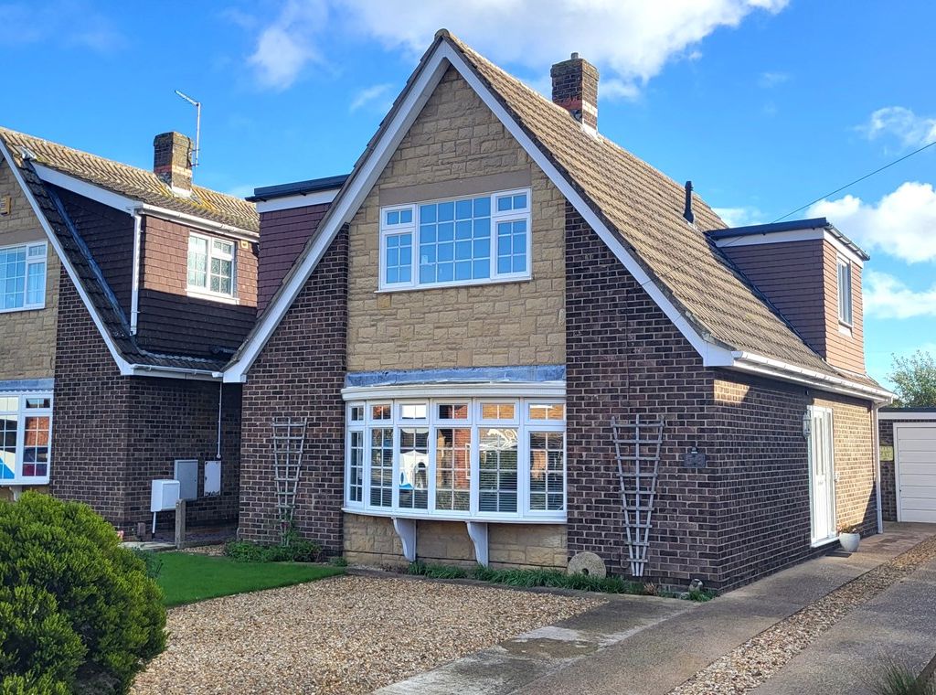 4 bed property for sale in Coniston Road, Gunthorpe, Peterborough PE4