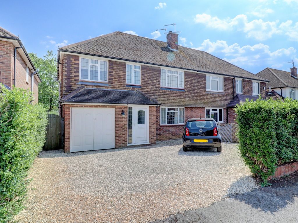 5 bed semidetached house for sale in Old Kiln Road, Penn, High
