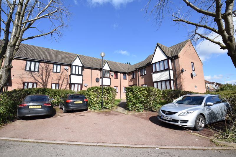 Petunia Court, Luton LU3  