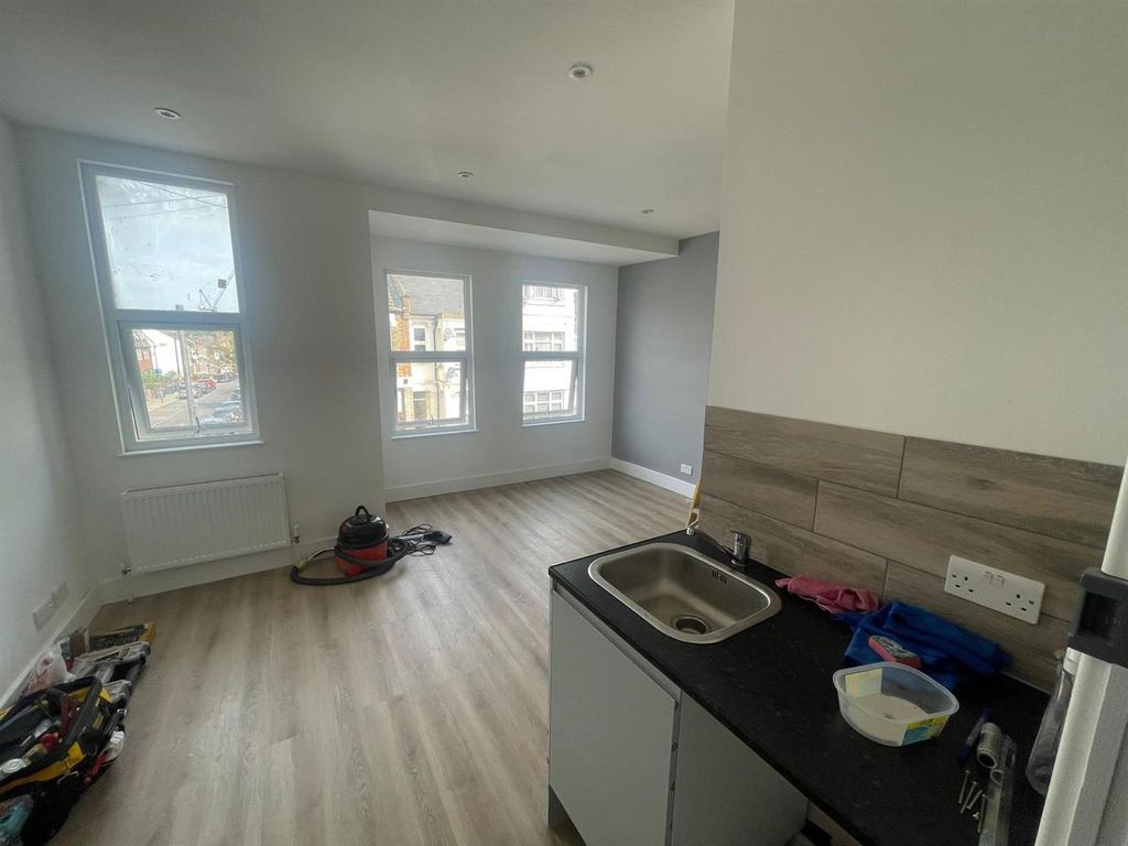 1 bed property to rent in Thorpe Road, London N15 Zoopla