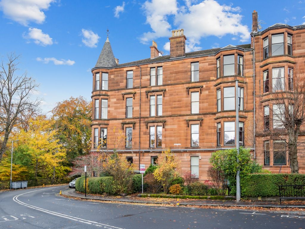 3 bed flat for sale in Kelvin Drive, North Kelvinside, Glasgow G20, £