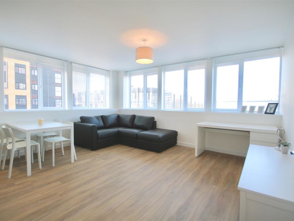 2 bed flat for sale in Isambard Brunel Road, Portsmouth PO1 Zoopla