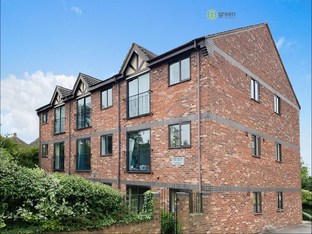 2 bed flat for sale in Rectory Park Court, Rectory Road, Sutton