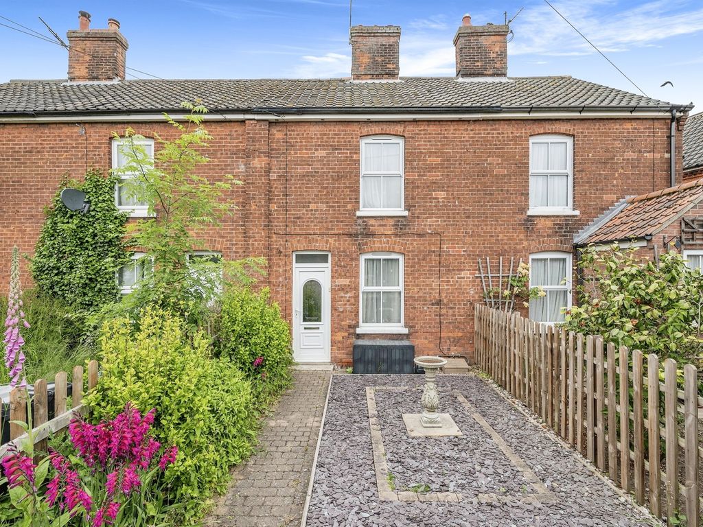 2 bed terraced house for sale in Bradfield Road, North Walsham NR28