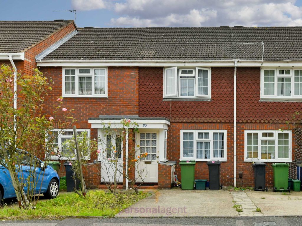 2 bed terraced house to rent in Hawthorne Place, Epsom KT17, £1,850 pcm