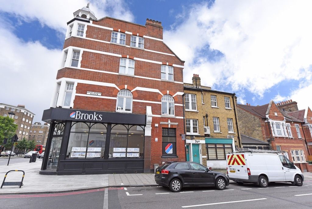 3 bed flat to rent in Streatham Green, Streatham High Road, London SW16