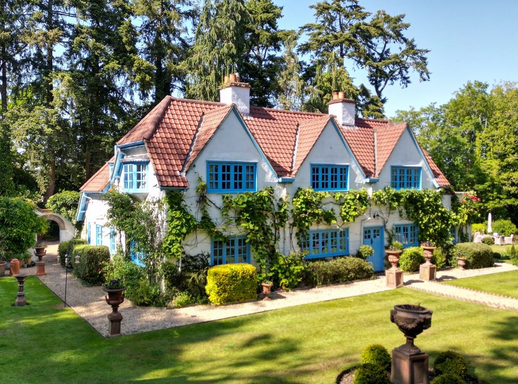 5 bed detached house for sale in Tyrells Lane, Burley, Ringwood BH24