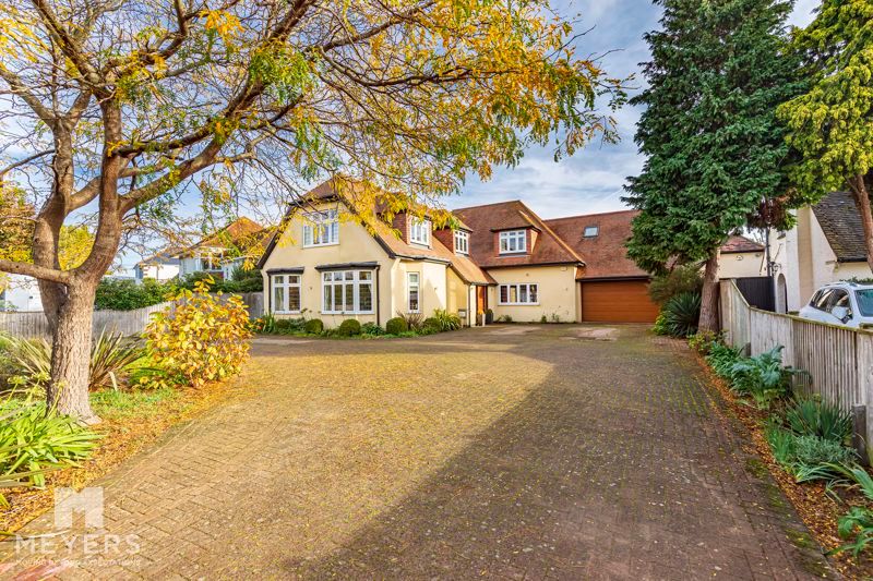 4 bed detached house for sale in River Way, Christchurch BH23 Zoopla