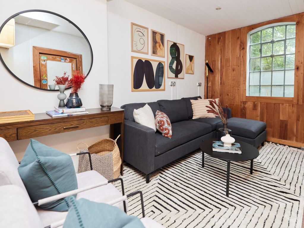 4 bed property for sale in Rosemont Road, London NW3, £1,475,000 Zoopla