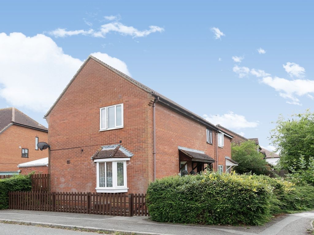2 bed end terrace house for sale in Bergamot Gardens, Walnut Tree