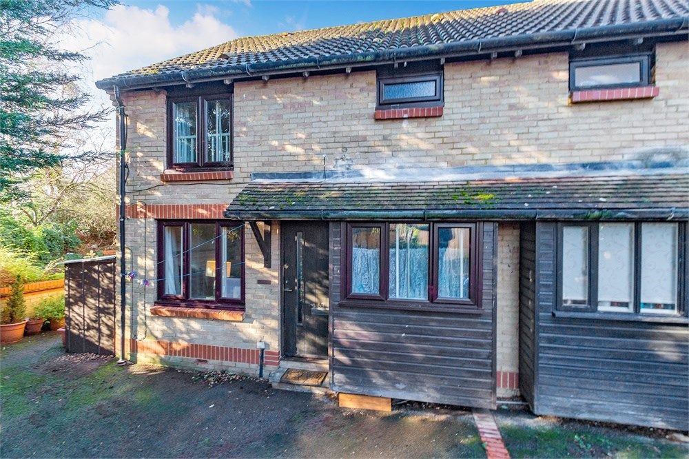 1 bed end terrace house to rent in Cobb Close, Datchet SL3, £1,200 pcm Zoopla