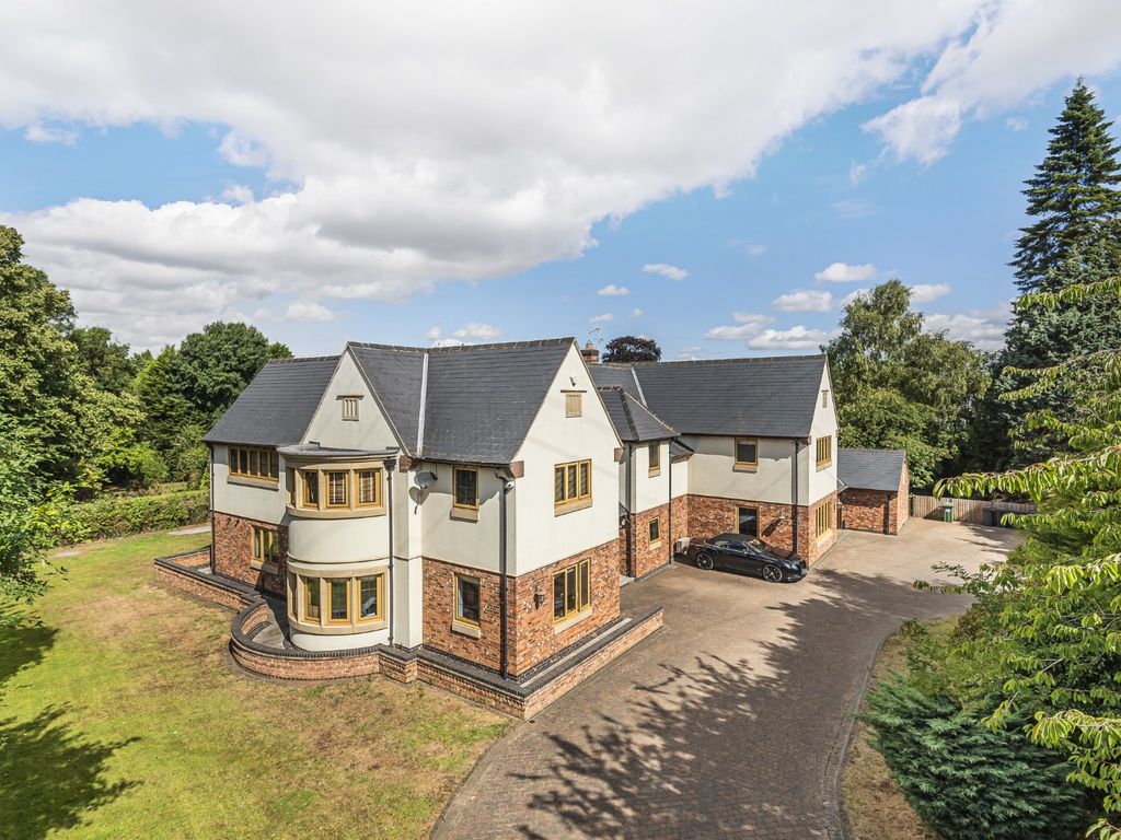 5 bed detached house for sale in Magyar Crescent, Whitestone, Nuneaton