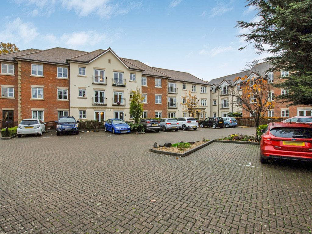 33 Pegasus Court, Albany Place, Egham TW20  