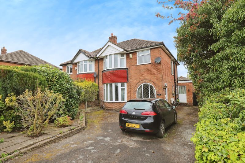 3 bed semidetached house for sale in Parr Lane, Bury BL9, £299,995