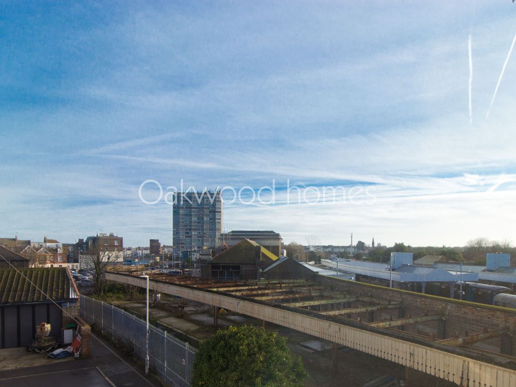 2 bed terraced house for sale in Crescent Road, Margate CT9 Zoopla