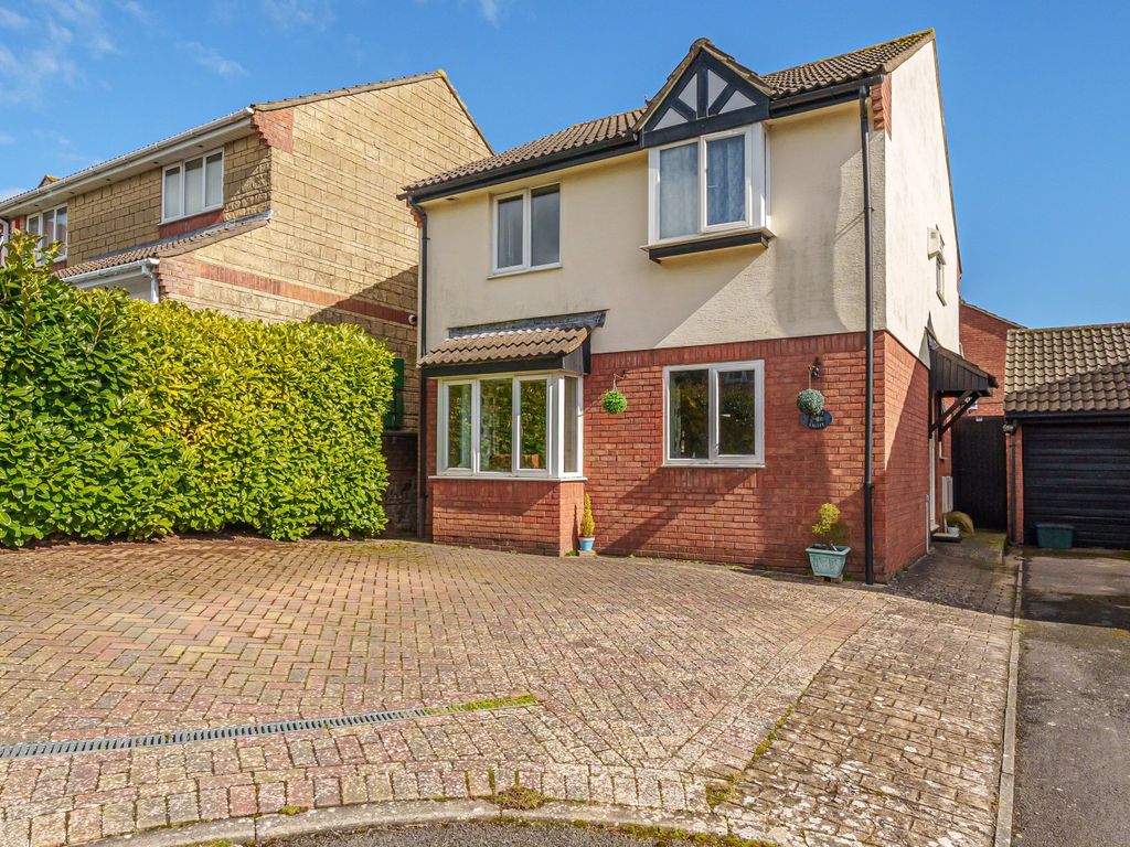 4 bed detached house for sale in Beaufort Avenue, Midsomer Norton