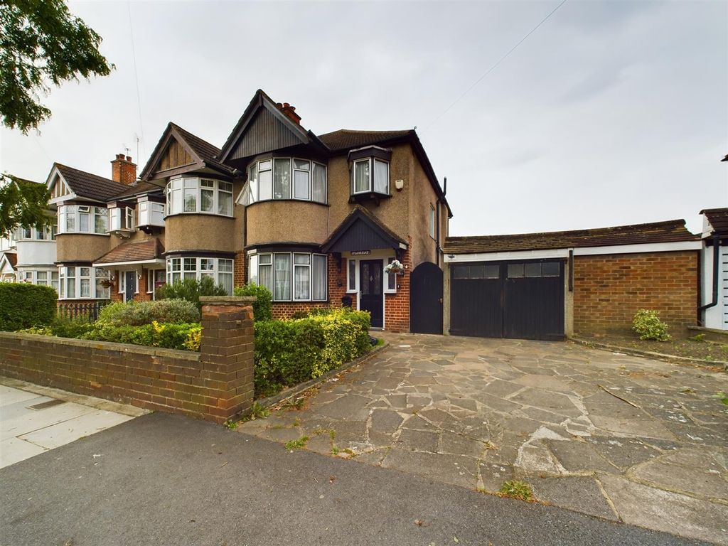 3 bed end terrace house for sale in Cornwall Road, Ruislip Manor