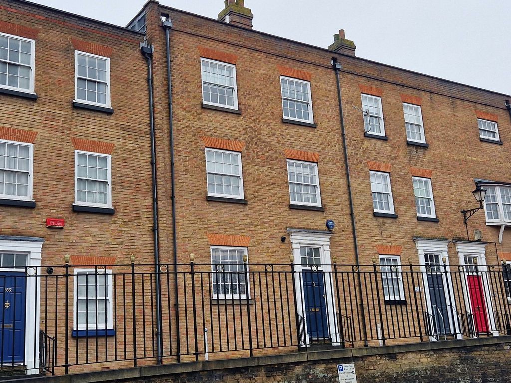 4 bed town house for sale in St. Margarets Banks, High Street