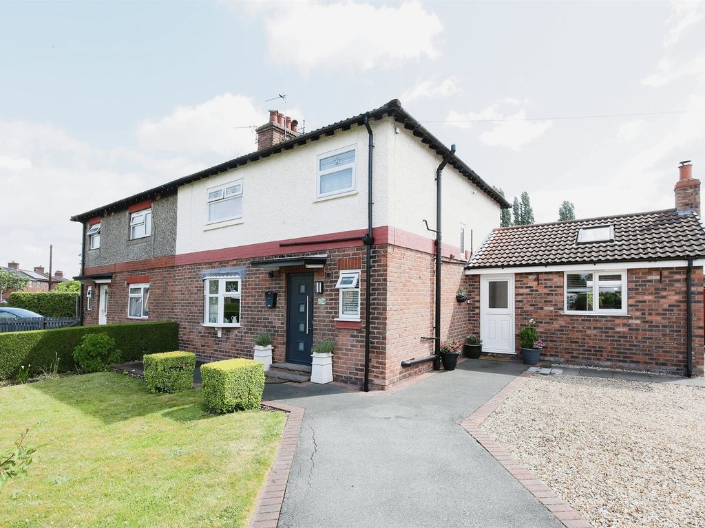 3 bed semidetached house for sale in East Avenue, Rudheath, Northwich