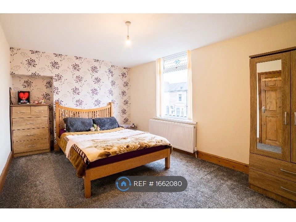 Room to rent in New Hall Lane, Preston PR1 Zoopla