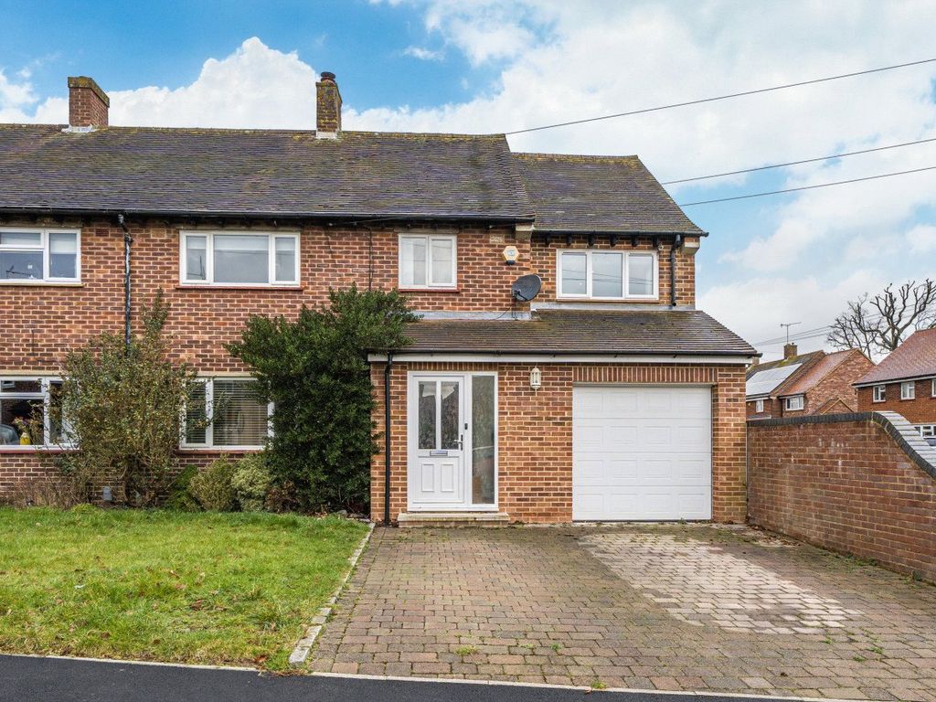 4 bed semidetached house for sale in Merrow, Guildford, Surrey GU1