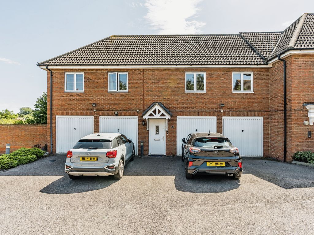 2 bed end terrace house for sale in Conqueror Drive, Gillingham ME7, £220,000 Zoopla