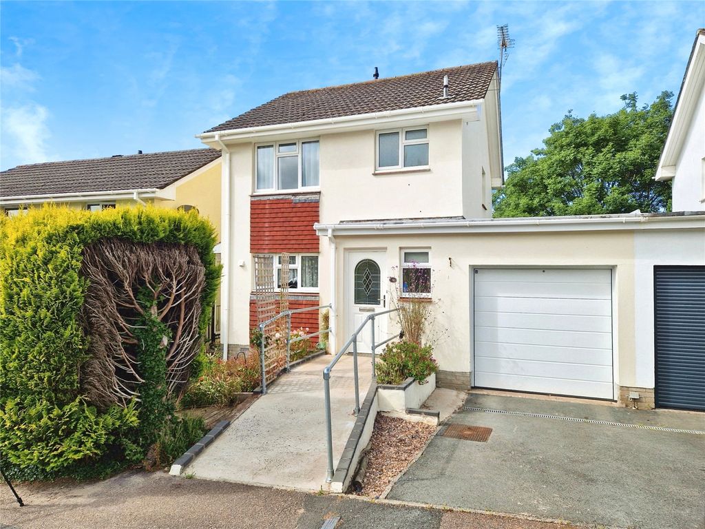 3 bed link detached house for sale in Greig Drive, Barnstaple EX32, £290,000 Zoopla