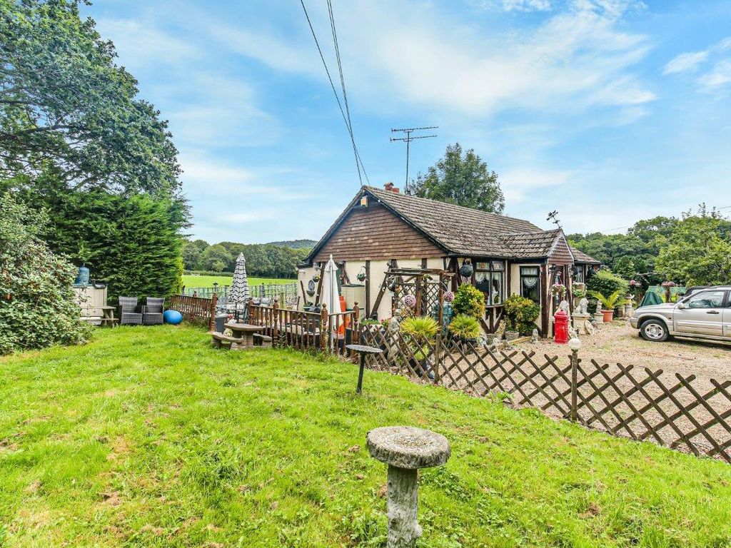 2 bed detached bungalow for sale in Mapleton Road, Four Elms