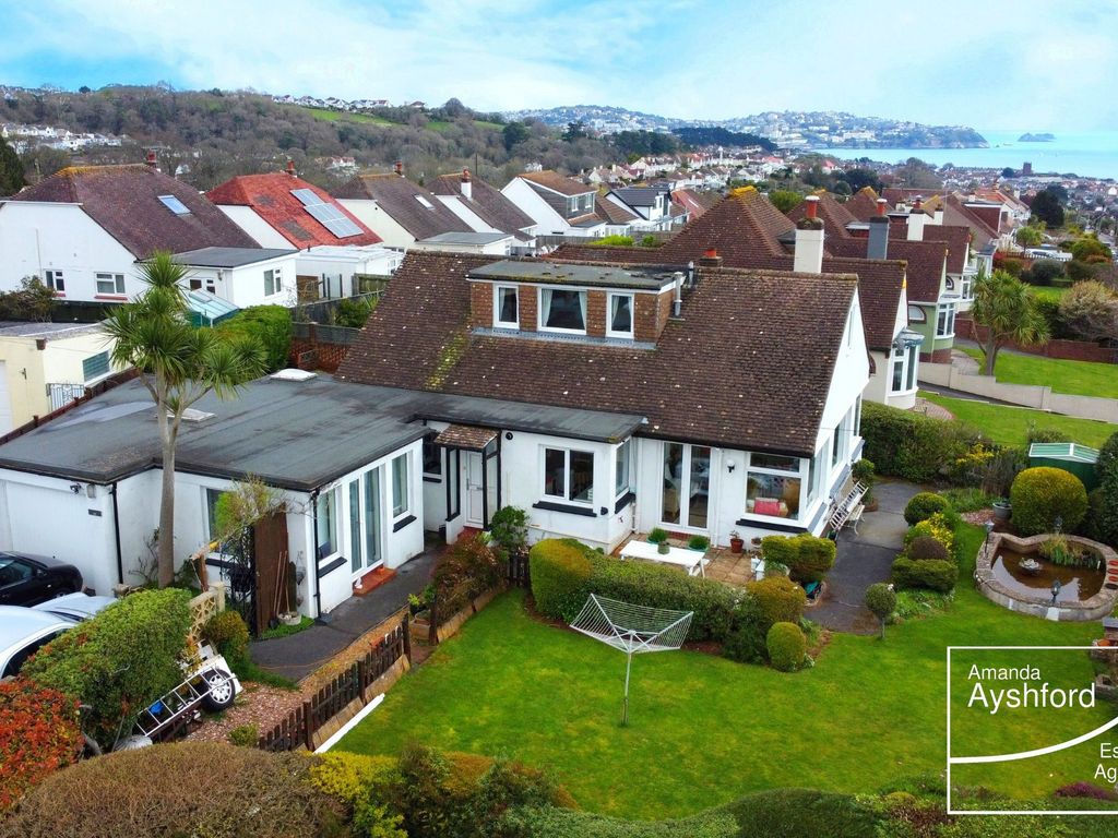 5 bed detached bungalow for sale in Southfield Avenue, Preston