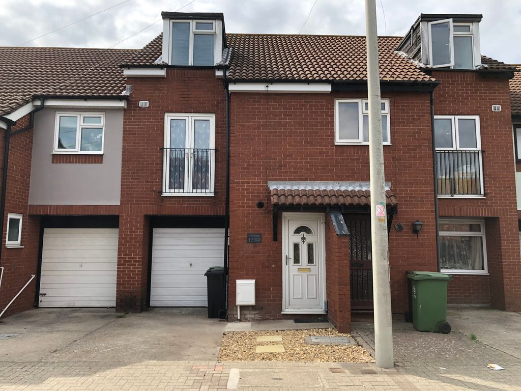 3 bed terraced house to rent in Fourth Street, Portsmouth PO1 Zoopla