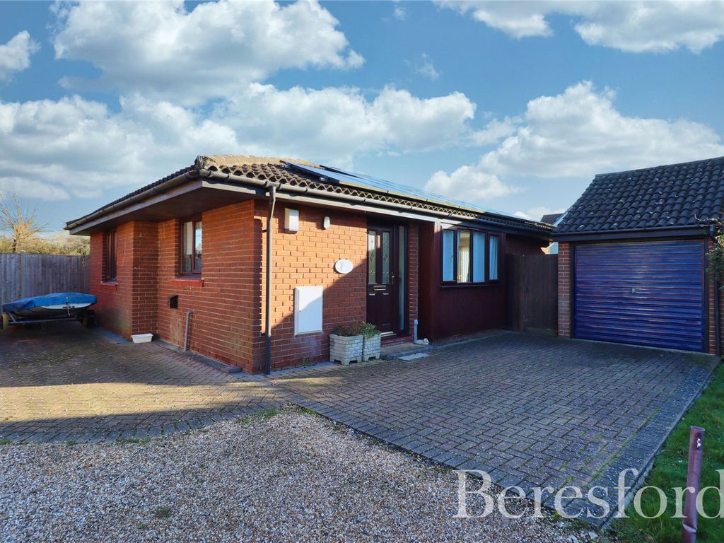2 bed bungalow for sale in Grebe Close, Mayland CM3, £330,000 Zoopla
