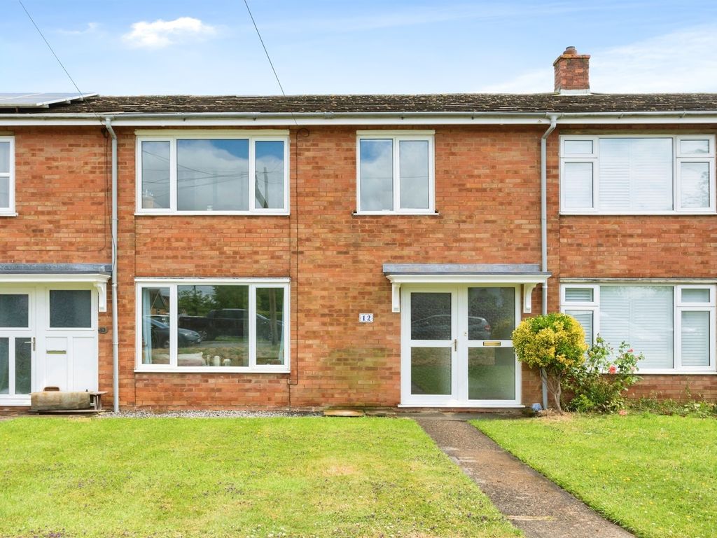 3 bed terraced house for sale in Rosehill Crescent, Twyford, Buckingham
