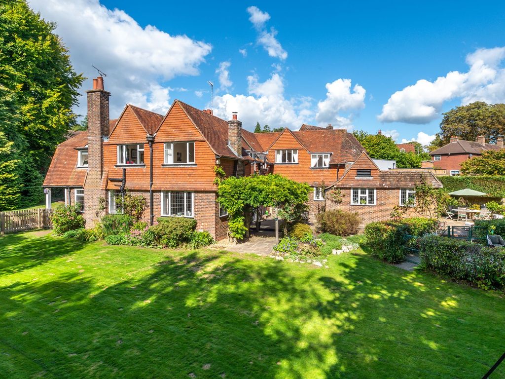 5 bed detached house for sale in Tanners Lane, Haslemere GU27, £