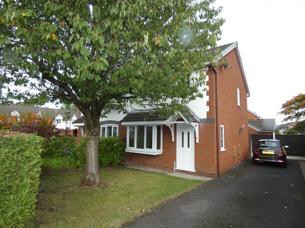 3 bed semidetached house for sale in Woodplumpton Road, AshtonOn