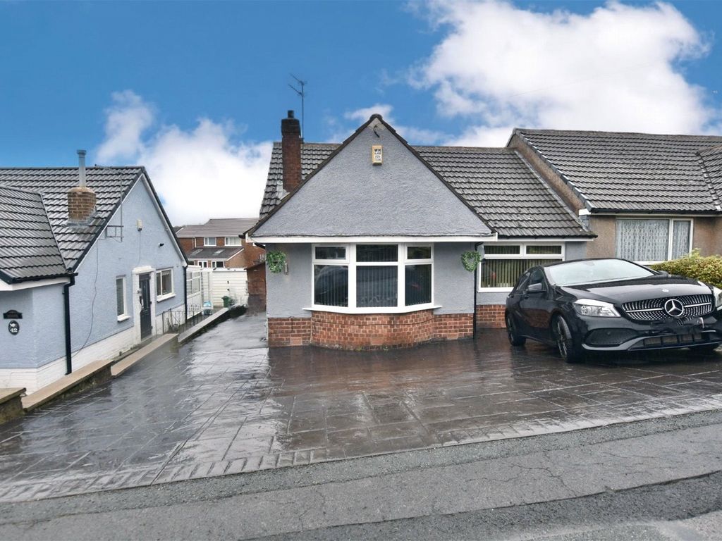 3 bed bungalow for sale in Oxford Drive, Knuzden, Blackburn, Lancashire