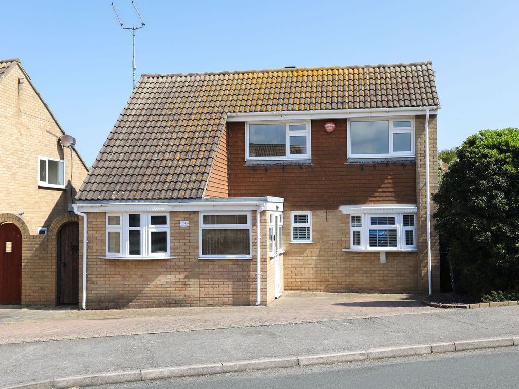 4 bed detached house for sale in Summerfield Road, Cliftonville CT9, £