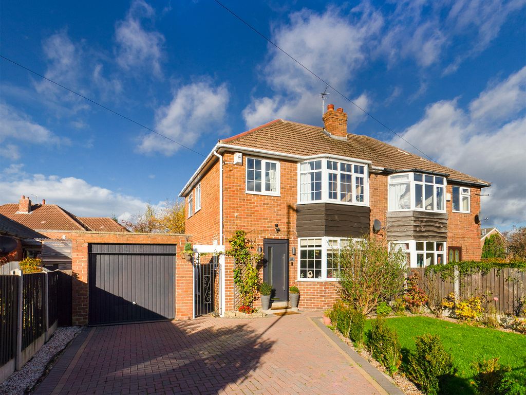 3 bed semidetached house for sale in Cookridge Drive, Cookridge, Leeds