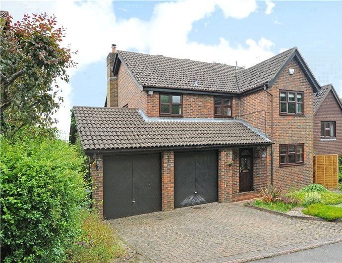 4 bed detached house to rent in Charfield Close, Winchester SO22, £