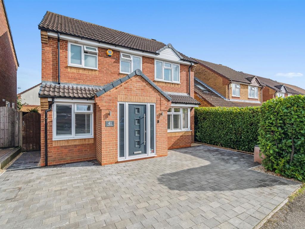 4 bed detached house for sale in Sillswood, Olney MK46, £475,000 Zoopla