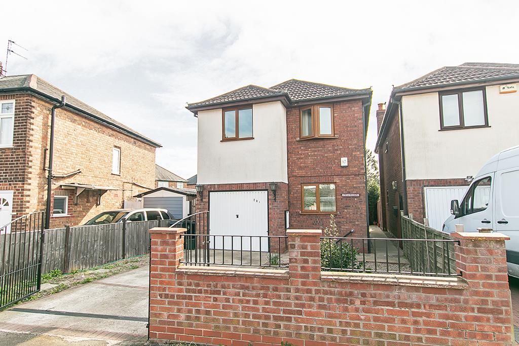 4 bed detached house for sale in Highfield Drive, Carlton, Nottingham