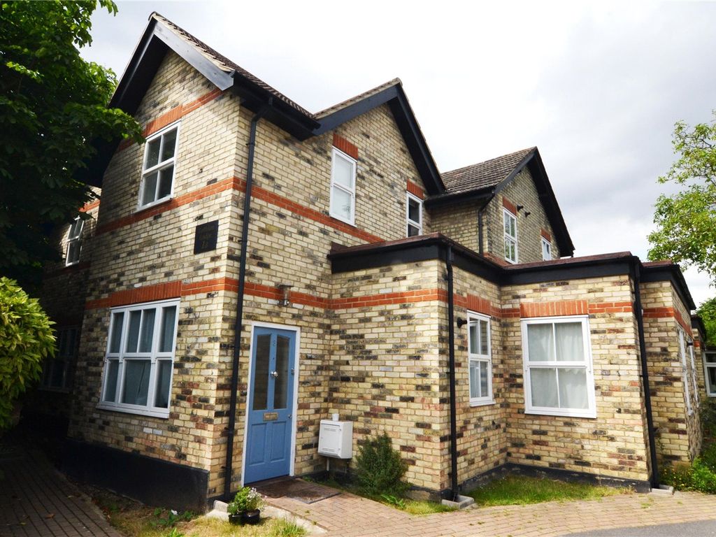 Studio to rent in Queens Road, Hampton Hill, Hampton TW12 Zoopla