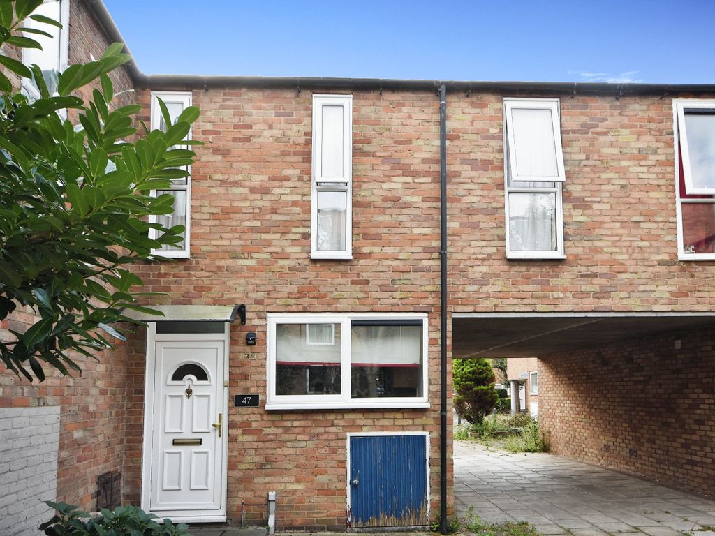 3 bed detached house for sale in Beeston Courts, Basildon, Essex SS15