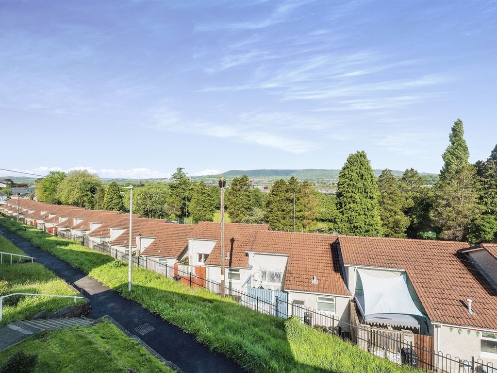 2 bed flat for sale in Gnoll View, Neath SA11 Zoopla