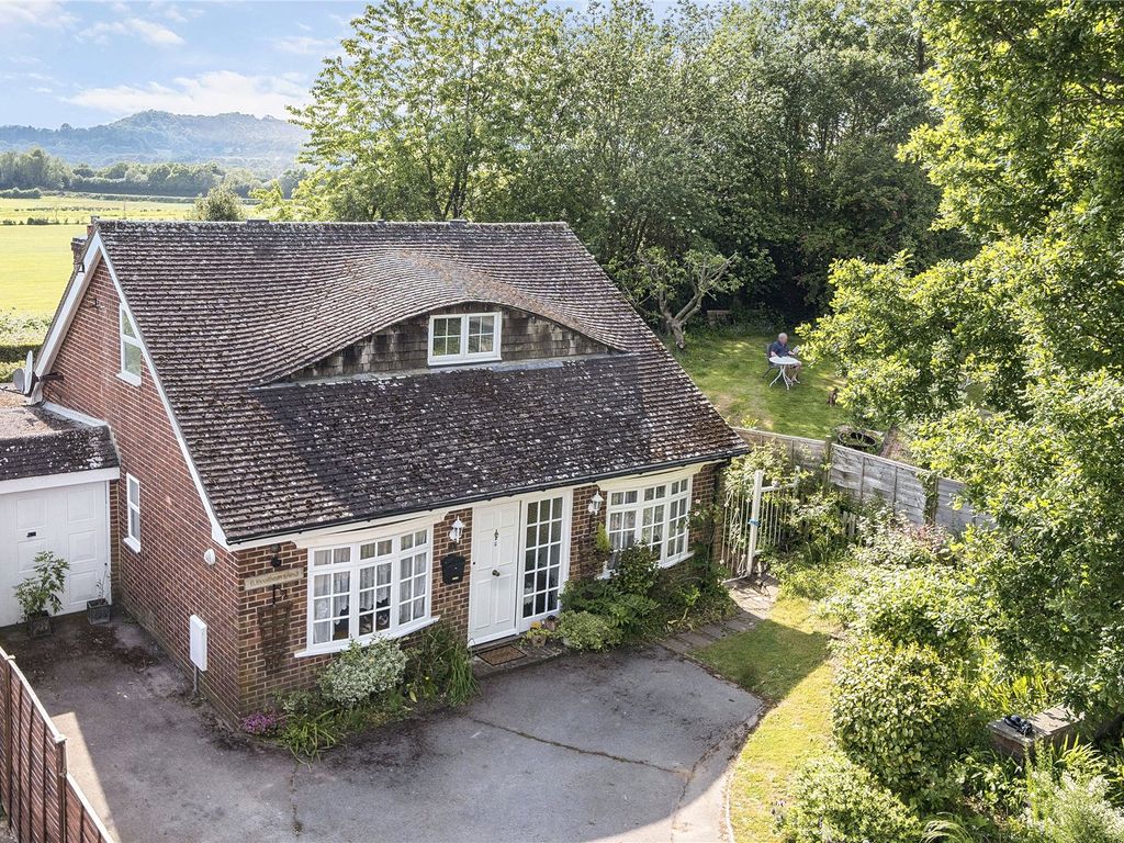 3 bed detached house for sale in Riverside Close, Liss, Hampshire GU33